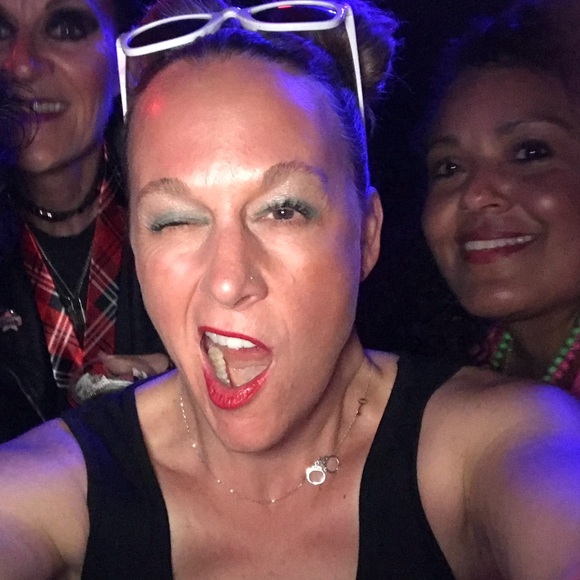 Meet your Posher, Kirsten - Picture 1 of 1